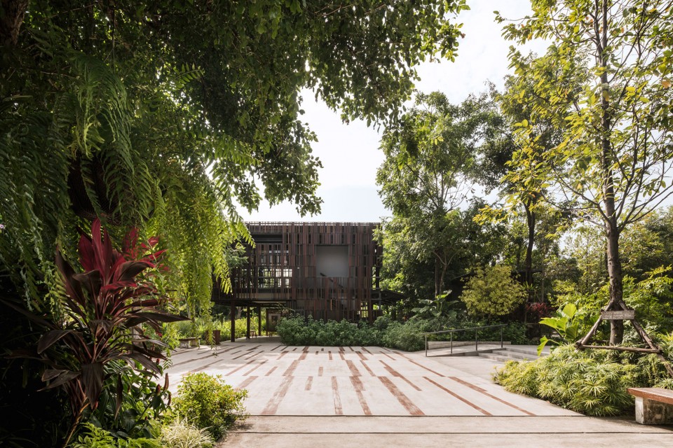 泰國：高速路旁的鄉(xiāng)土風格開放型城市公園