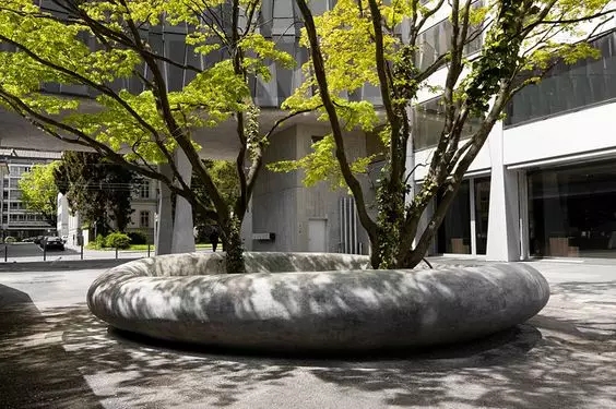 樹(shù)池和坐凳的完美組合