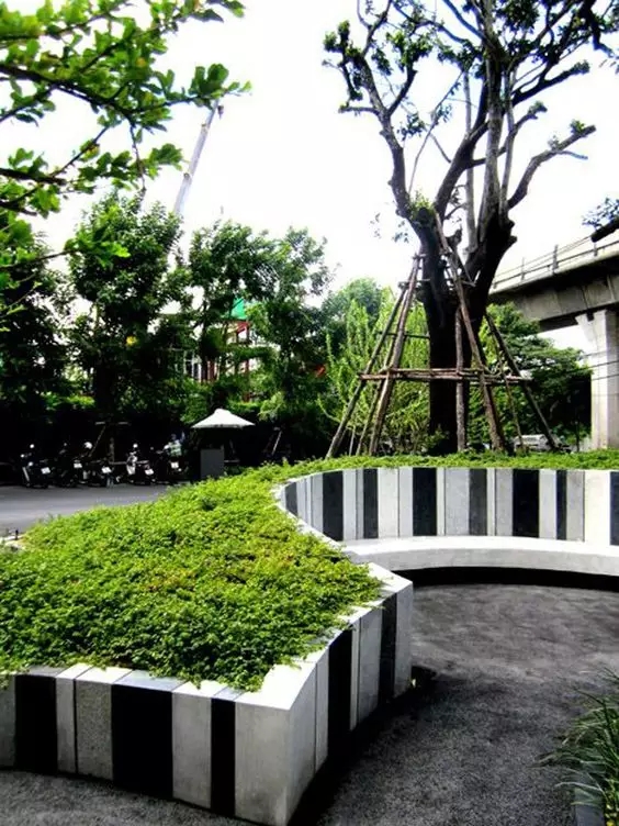 樹(shù)池和坐凳的完美組合
