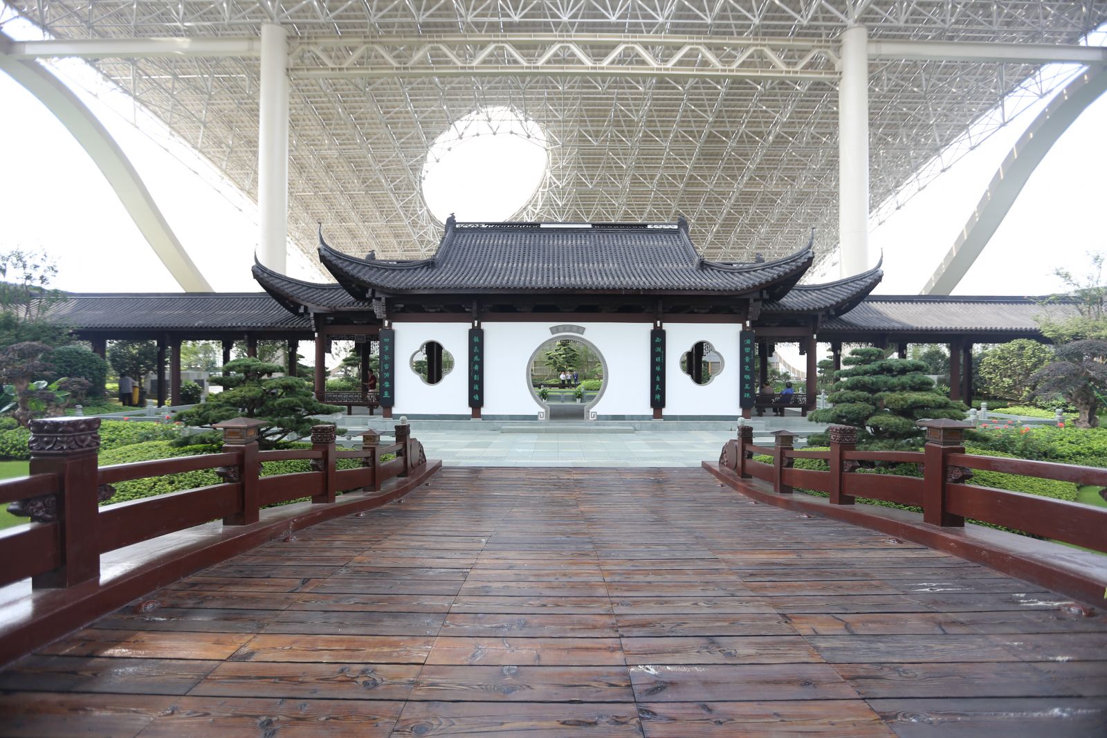 2016園冶杯專業(yè)獎(jiǎng)參賽項(xiàng)目：杭州國(guó)際博覽中心屋面園林綠化工程