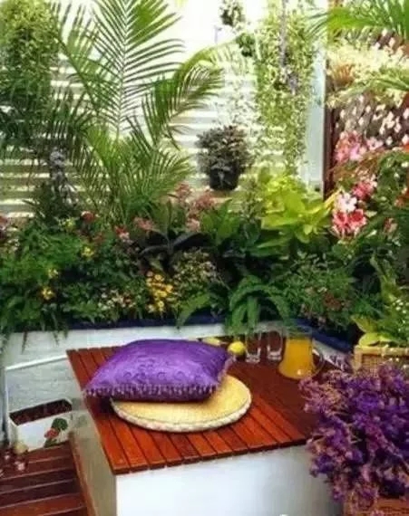 如何設(shè)計(jì)陽(yáng)臺(tái)花園