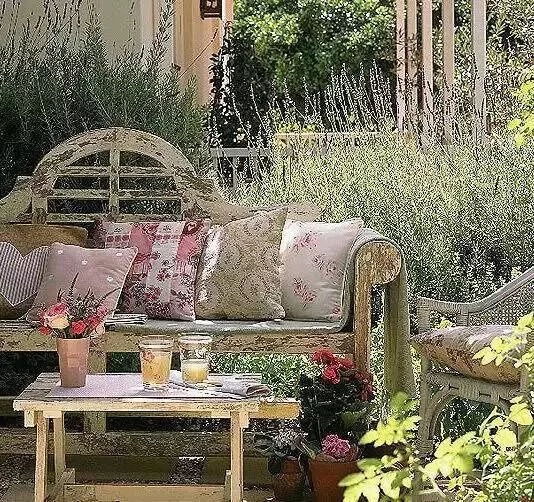 如何設(shè)計(jì)陽(yáng)臺(tái)花園