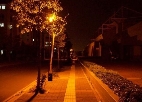 為什么城市里會(huì)有那么多不舒服的長(zhǎng)椅？
