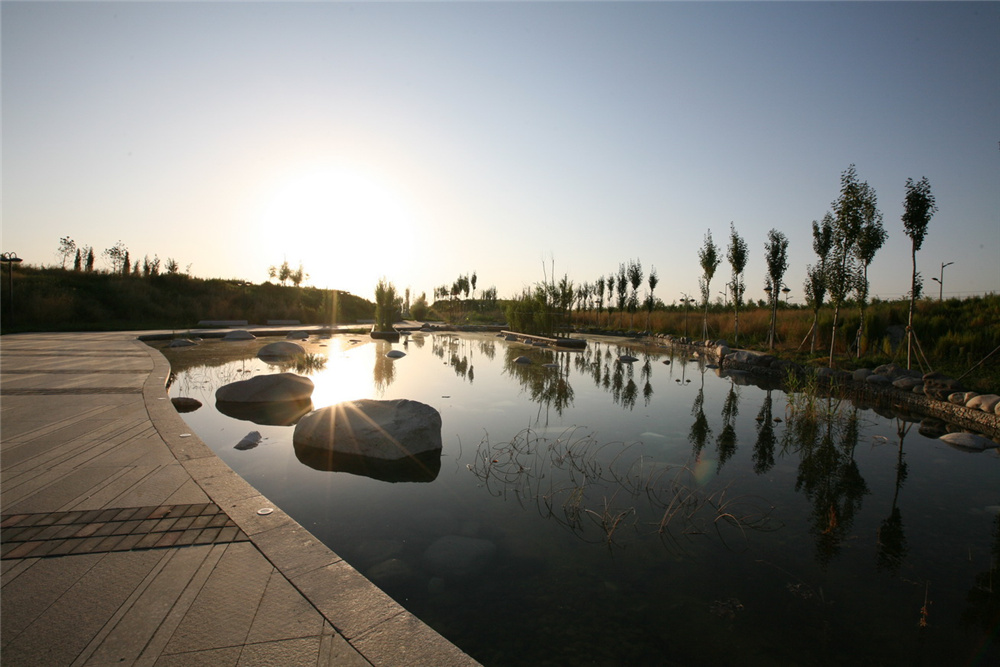 章俊華作品丨差異中的表述——博樂金三角工業(yè)區(qū)帶狀公園（一期）