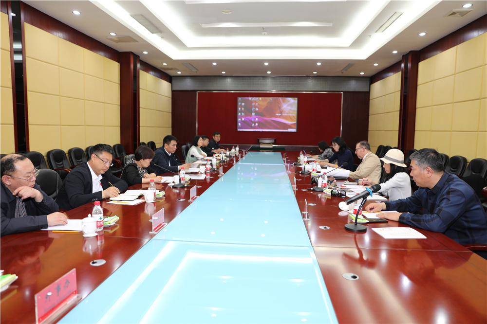 國際城市與區(qū)域規(guī)劃師學(xué)會(huì)主席埃利塞伊一行到定州考察調(diào)研